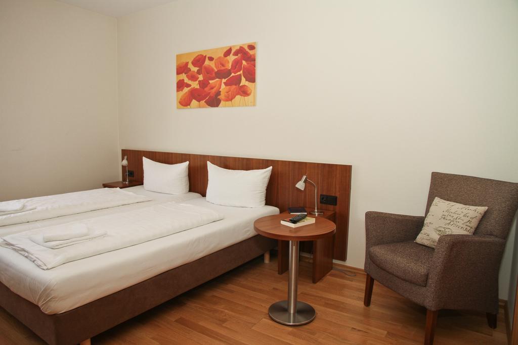 Hotel Sonne Neuburg am Rhein Kamer foto