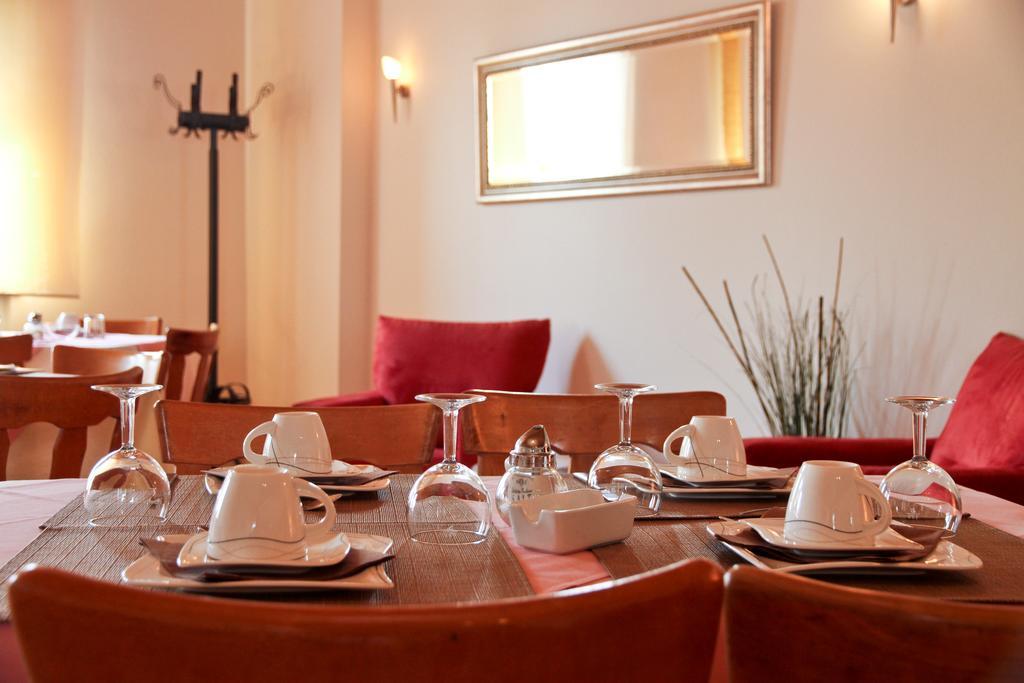 Hotel Sonne Neuburg am Rhein Buitenkant foto
