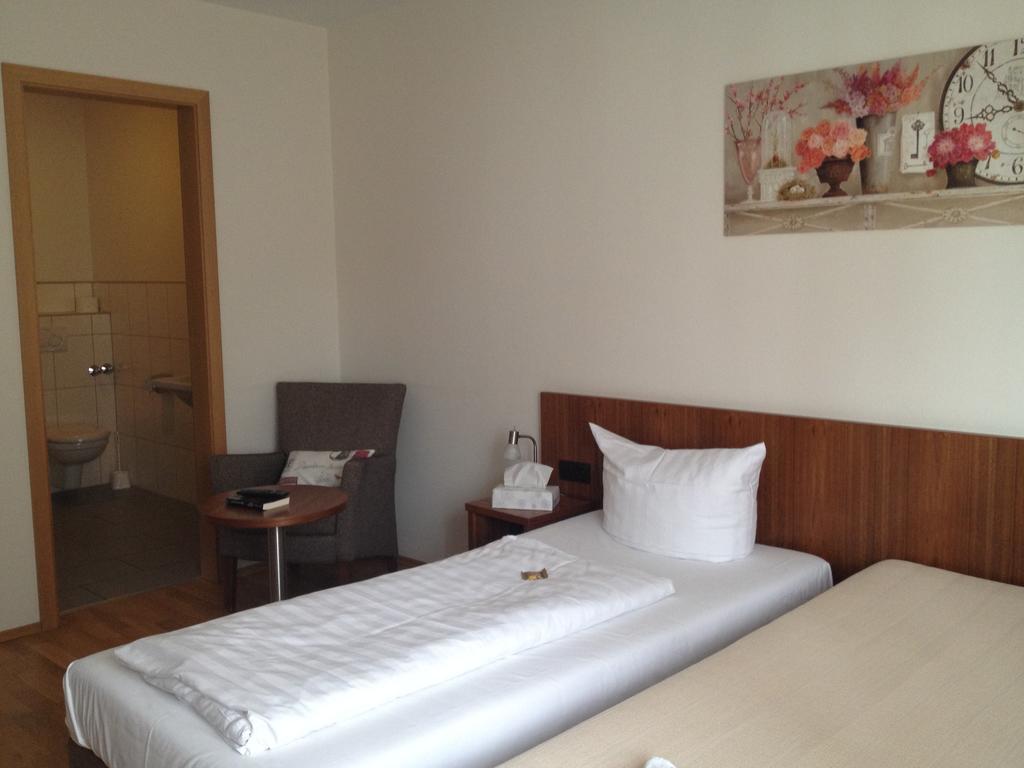Hotel Sonne Neuburg am Rhein Kamer foto