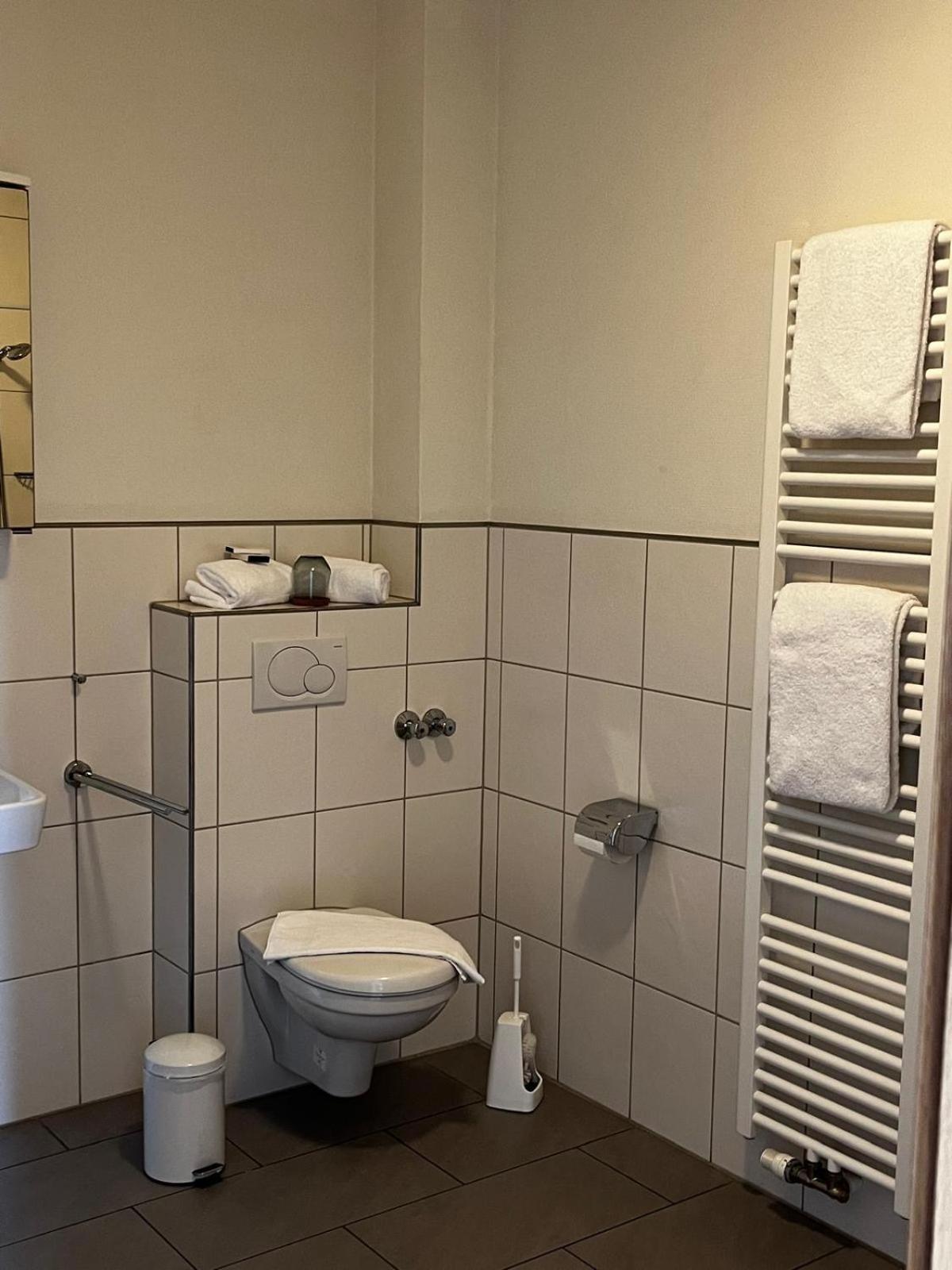 Hotel Sonne Neuburg am Rhein Buitenkant foto